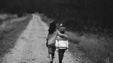 Cum să răspunzi atunci când copilul tău este etichetat cu un diagnostic psihiatric