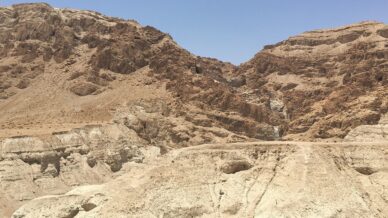 Între Betel și Dan